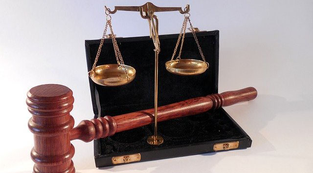 Hammer Gericht Waage Recht